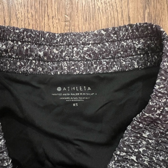 Athleta printed mesh racer run short 4" size XS running shorts - Picture 2 of 3